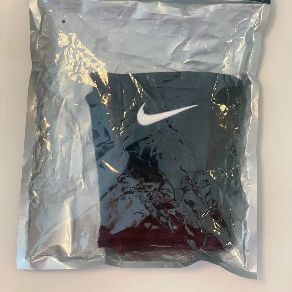 COPY - COPY - Nike Essentials Volleyball Knee Pads XS/Small - Picture 3 of 3